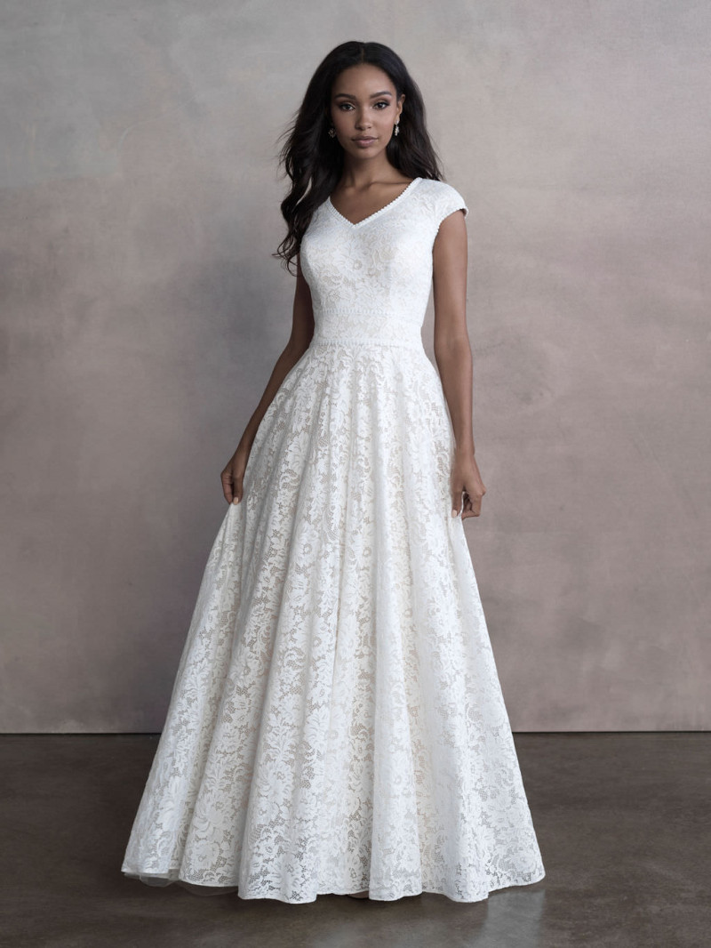 Allure Bridals M667 Wedding Dress