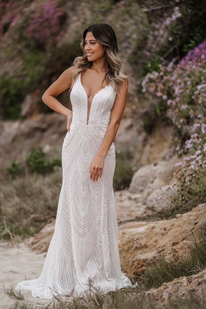 Sleeveless V-neck Sheath Wedding Dress With Illusion Lace Back | Kleinfeld  Bridal