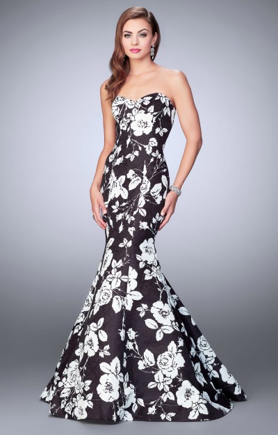 Premium Photo | Black and white wedding dress on a mannequin generative ai